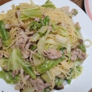 キャベツと豚肉の味噌パスタ 